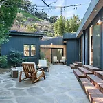 Studio City Stunning House With 5 Bedrooms, Pool, Jacuzzi, Fire-Pit, Guest House