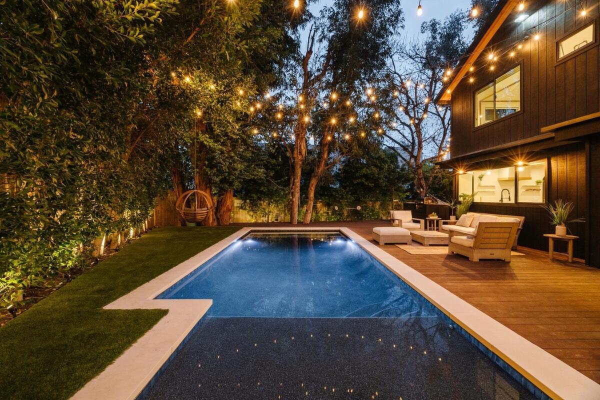 Stunning House With 5 Bedrooms, Pool, Jacuzzi, Fire-pit, Los Angeles