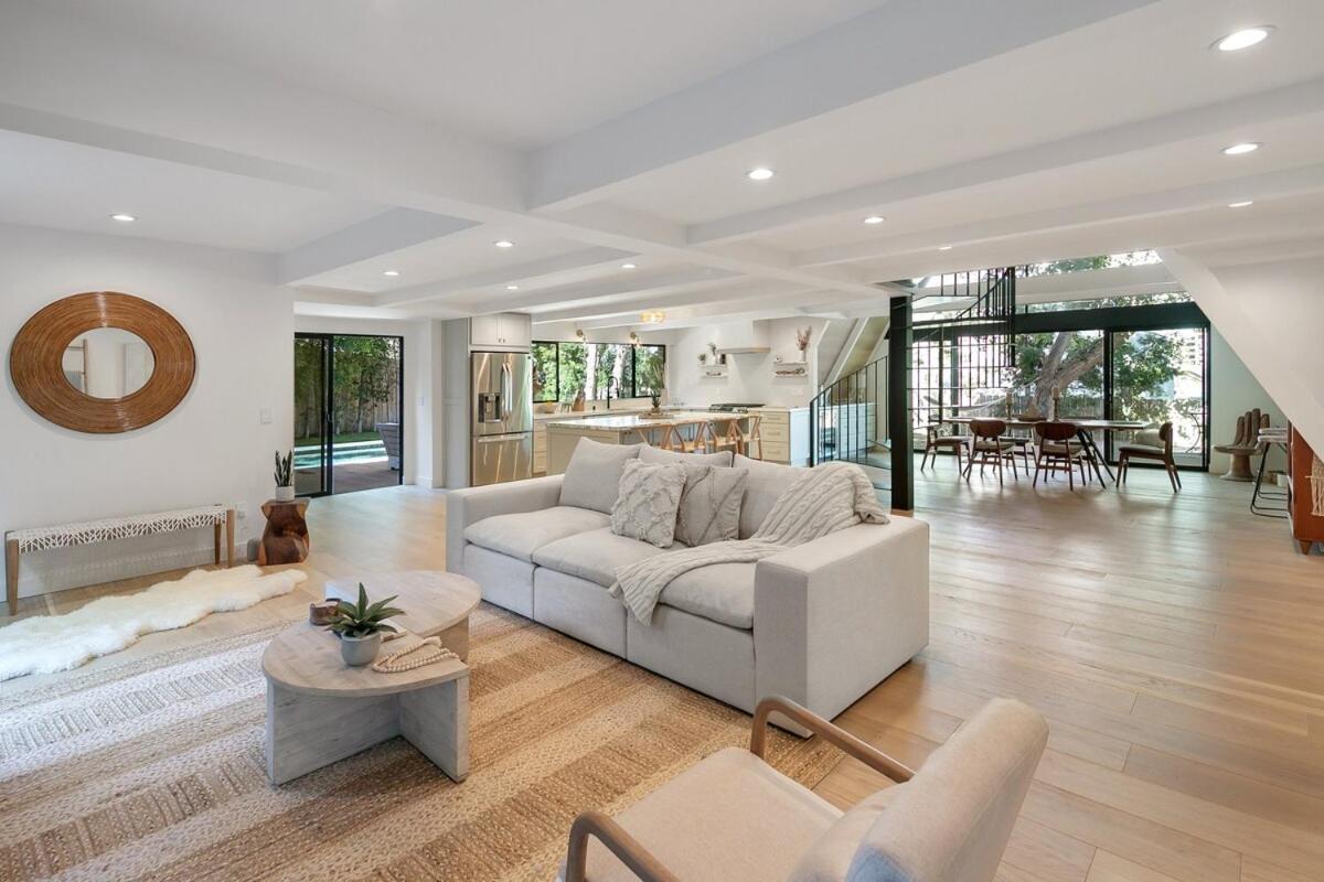 Hébergement de vacances Stunning House With 5 Bedrooms, Pool, Jacuzzi, Fire-pit, Los Angeles