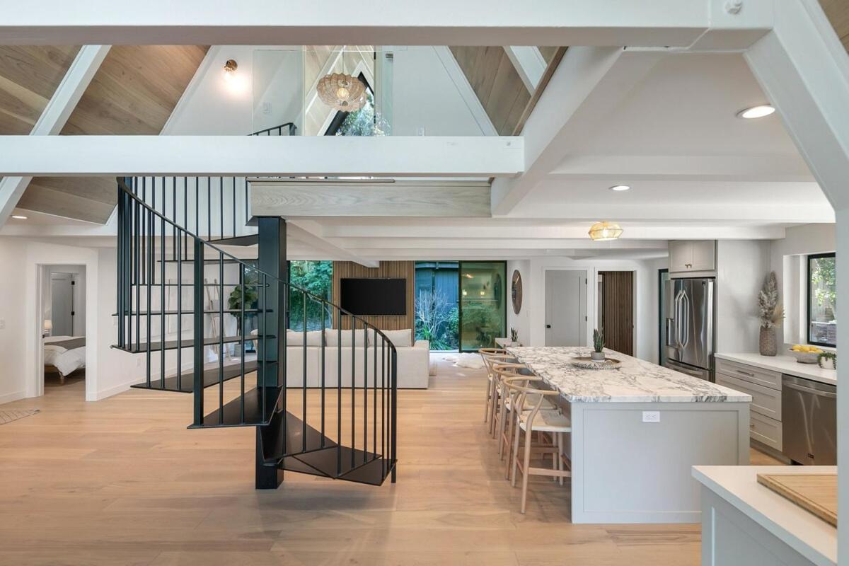 Hébergement de vacances Stunning House With 5 Bedrooms, Pool, Jacuzzi, Fire-pit, Los Angeles