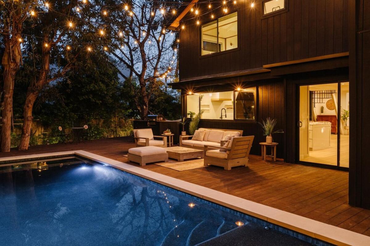 Hébergement de vacances Stunning House With 5 Bedrooms, Pool, Jacuzzi, Fire-pit,